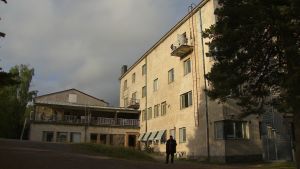 Flyktingförläggningen i Pansio har funnits i tjugofem år. flyktingförläggningen i Pansio exteriör hösten 2015
