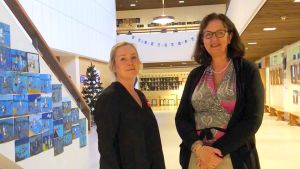 Vicerektor Mira Tallgård och rektor Kristiina Hellstrand i aulan, som också fungerar som festsal. Vicerektor Mira Tallgård och rektor Kristiina Hellstrand i aulan, som också fungerar som festsal.