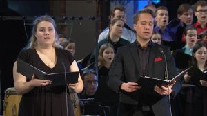 Solister i mässan är Aurora Marthens och Juha Punkeri Aurora Marthens och Juha Punkeri sjunger