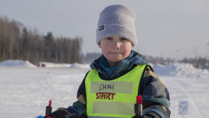 Det här är tredje gången som Dani Halminen står på skidor 5-åriga Dani Halminen på skidor i Svedängen i Helsingfors