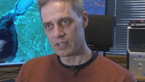 Patrick Eriksson har koll på isläget. Patrick Eriksson, isexpert vid Meteorologiska institutet