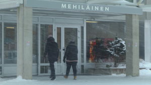 Bildmontage av ingången till Länsi-Pohja centralsjukhus. Centralsjukhuset i Kemi drivs inom kort av Mehiläinen Länsi-Pohja Oy Bildmontage av ingången till Kemi centralsjukhus