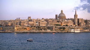 Malta on Euroopan peliteollisuuden keskus. Maisemakuva Valettasta Maltalta.
