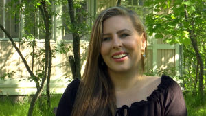 Laura Rosenberg har haft Villa Maija i fem år. Porträttbild på Laura Rosenberg.