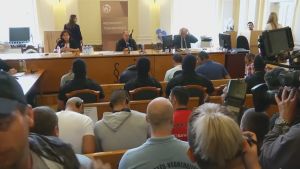 Människosmugglarna dömdes i en domstol i Ungern Människosmugglare som dömdes för mord på över 70 migranter