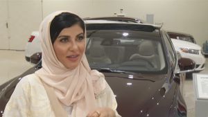 Fatima al-Nasserallah är kirurg och har tvingats ta taxi till jobbet för att hennes förare har sovit Saudisk kvinna