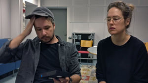 Willehard Korander och Jessica Grabowsky. Willehard Korander och Jessica Grabowsky spelar in podden Klassfesten