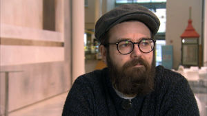 Rickard Eklunds låt Finland valdes till årets finlandssvenska låt år 2016. man med glasögon keps och skägg