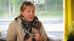 Clara Lindqvist hade gått med i kommunalpolitiken ett år tidigare och blivit invald i kommunstyrelsen när hon plötsligt stod i centrum av en stor politisk kamp om Östersundom. Clara Lindqvist