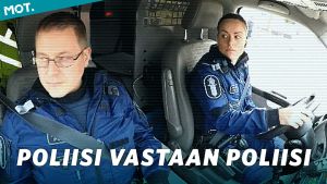 Teksti: Poliisi vastaan poliisi