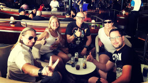 Frågesportsteamet var glatt före tävlingen. Frågesportsteam på Kiss Kruise VIII 2018.