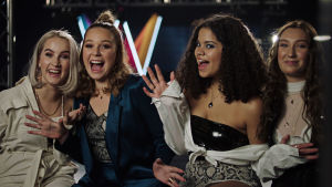 Amie Parfitt, Lleucu Young, Alva Lindgren och Tiana Salmon i gruppen High15. Amie Parfitt, Lleucu Young, Alva Lindgren och Tiana Salmon i gruppen High15