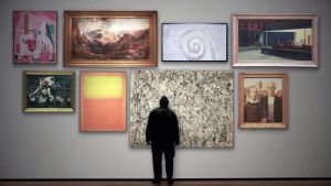 Taidehistorioitsija Waldemar Januszczak (selin) katselee kuuluisia amerikkalaisia maalauksia