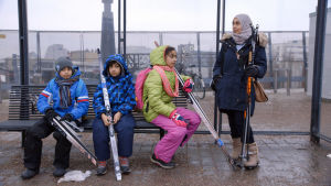 Suomeen saapunut kymmenvuotias palestiinalaistyttö Farah haltioituu lumesta, oppii hiihtämään, etsii ja löytää paikkansa maailmassa.