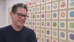 Jacob Hashimoto är verksam i New York men har ställt ut i Åbo flera gånger. Mosaik-konstverk av Jacob Hashimoto.