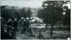 Viipurin musiikkiopistolaisia kevätretkellä Papulassa noin 1931.