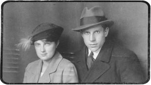 Musiikkitieteilijä Ilmari Krohnin poika Felix Krohn ja varakkaan viipurilaisen kauppaneuvos Juho Hallenbergin tytär Meri Hallenberg vihittiin avioliittoon vuonna 1919. Krohn oli kapellimestari, säveltäjä ja sittemmin Viipurin musiikkiopiston rehtori Lahdessa, mutta Viipurissa hän oli mukana myös appensa liiketoiminnassa. Hän omisti myös Mokka-nimisen kahvilan Mustainveljestenkadulla. Meri ja Felix Krohn.