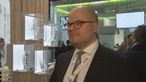 Janek Frantzén säger att ryggont bland unga som idrottar aktivt har blivit vanligare. Janek Frantzén, neurokirurg.