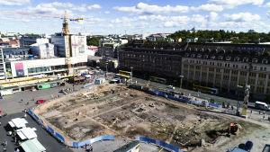 Flera mätstationer finns kring Salutorget. arkeologiska utgrävningar i Åbo, torget,