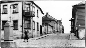 Mustainveljestenkatu Viipurissa noin 1920-luvulla.