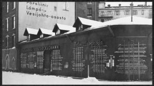 Viipurilaisen Starckjohannin kiinninaulatut näyteikkunat jouluna 1939.