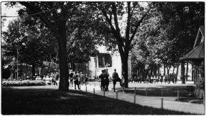 Espilän soittolava Torkkelin puistossa. Espilän soittolava Torkkelin puistossa 1920-luvulla.