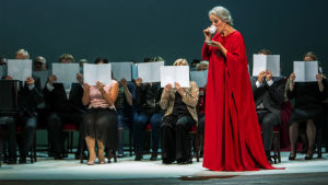 Sebastian Fagerlundin ooppera Syyssonaatti Suomen kansallisoopperassa syyskuussa 2017.