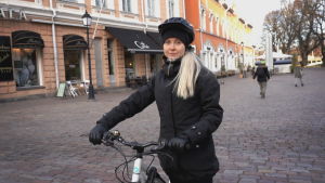 Iida Korpela på väg till bioresonanstest i Åbo. Iida Korpela är på väg för att testa bioresonans i Åbo.