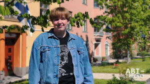 Onni Härkönen Helsingin kaduilla.