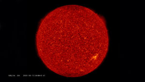 Aurinko kuvattuna 13.6.2020 äärimmäisen ultraviolettivalon aallonpituudella.