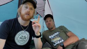 Tom ja Peltsi teltassa
