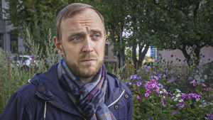 Kjell Helenius sköter prematurer och har nu skrivit sin doktorsavhandling om vården av små prematurer. porträtt bild på Kjell Helenius