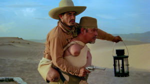 Aavikon outoja tyyppejä, ase, kädetön mies. Kuva elokuvasta El Topo.
