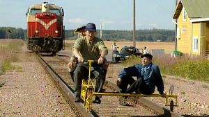 Tågkapning och polisjakt. Gustav (Leif Wager), Mauritz (Ove Grundström) och Sigge (Ivar Rosenblad). Tågjakt i PrimaVera 1996.