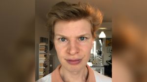 Kapellimestari Eero Lehtimäki selfie-kuvassa.