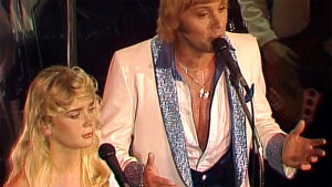 Armi ja Danny esiintyvät (1982).