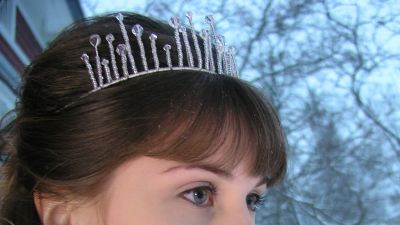 Kvinnoansikte med tiara
