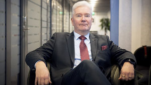 Ylikomisario Juha Hakola sanoo, että häneen kohdistuva rikosepäily ei liity sivutoimiin. Juha Hakola