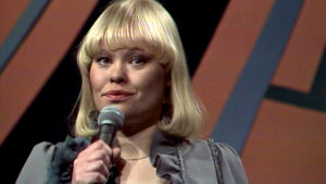 Anneli Saaristo esittää kappaleen Sinun kanssasi, sinua ilman Suomen euroviisukarsinnassa 1978.