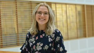 Mia Muhonen säger att man inte blint ska tro allt vad kompisarna säger. Läkarstudent Mia Muhonen.