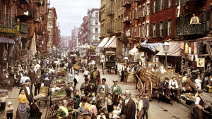 Historia: Unelma paremmasta elämästä. Mulberry Street täynnä ihmisiä 1800-1900-luvun vaihteessa.