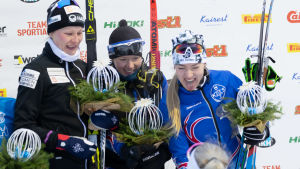 Kainuun Hiihtoseuras guldlag: Anne Kyllönen, Heini Hokkanen, Anita Korva. Kainuun Hiihtoseuras guldlag: Anne Kyllönen, Heini Hokkanen, Anita Korva.