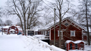 Stängt var det här. Restaurang Brukskvarnen öppnar igen när det börjar våras. Restaurang Brukskvarnen i Strömfors bruk