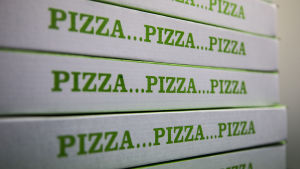 Importerade pizzakartonger kan innehålla skadliga kemikalier. pizzakartonger.