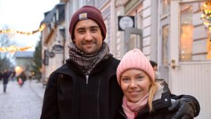 Leena Käisäri ser framemot att umgås med familjen under julen. Leena Käisäri med hennes man.