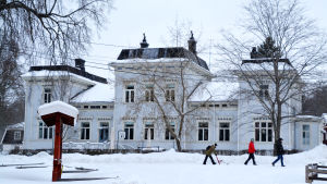 I det här flotta huset finns det idag ett hotell och en restaurang vid namn "Bed & Bistro" Strömfors Bed & Bistro