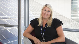Hanna Vuorikoski anser att en utbränd arbetstagare inte är till någons fördel. Hanna Vuorikoski, Tieto.