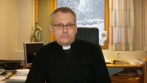 Bo-Göran Åstrand vill förnya hellre än att fördröja. Kyrkoherde Bo-Göran Åstrand i Jakobstad