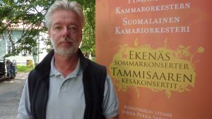 Jukka-Pekka Saraste har också i flera år haft en central roll för programmet vid Ekenäs sommarkonserter. Jukka-Pekka Saraste.