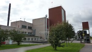 Korvskinnsfabriken Visko teepak var en av fabrikerna vars utsläpp eutrofierade Krogars vatten. I dag släpps inget avlopp från fabriken mer ut i havet. Visko i Hangö